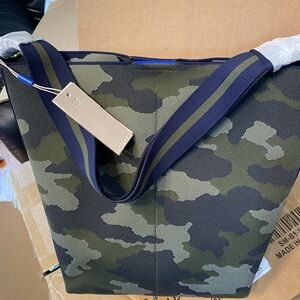 Rothys Bucket Bag - Spruce Camo